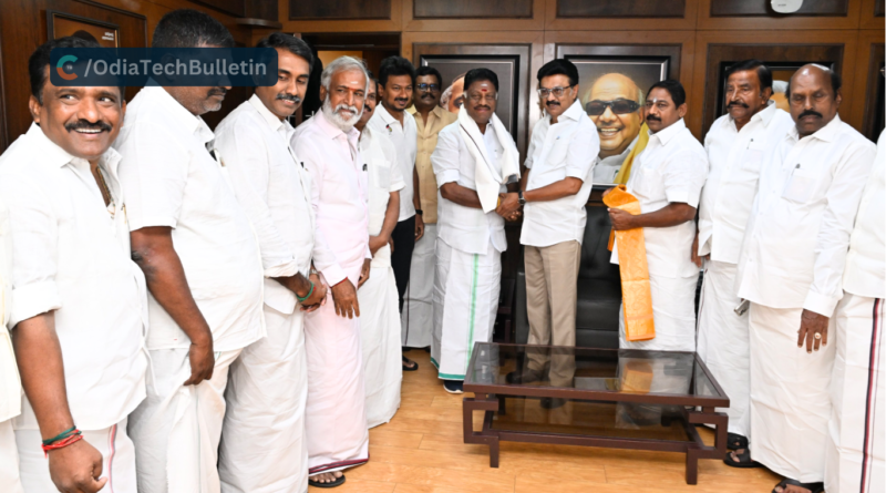 Big political change in Tamil Nadu; Former CM Panneerselvam joins DMK